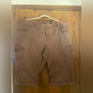 Chocolate brown cargo style capris, below the knee.